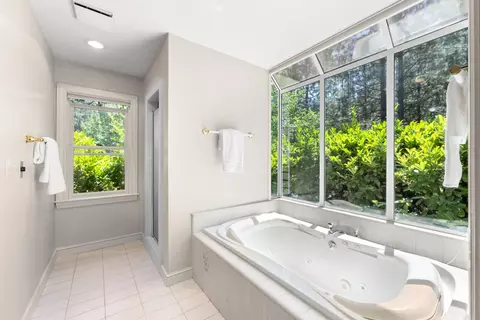 Bath - 983 Coyote Hill Rd, Colfax, CA 95713 photo 6 of 11