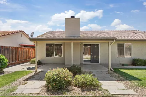 Exterior - 1860 Bristlecone Dr, Tracy, CA 95376 photo 12 of 14