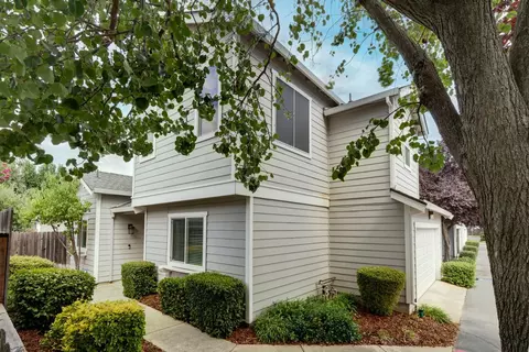 6455 Laguna Mirage Ln, Elk Grove, CA 95758