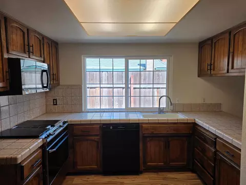 Kitchen - 3204 Paioni Ct, Modesto, CA 95356 photo 2 of 4