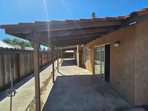 Exterior - 3204 Paioni Ct, Modesto, CA 95356 photo 5 of 7