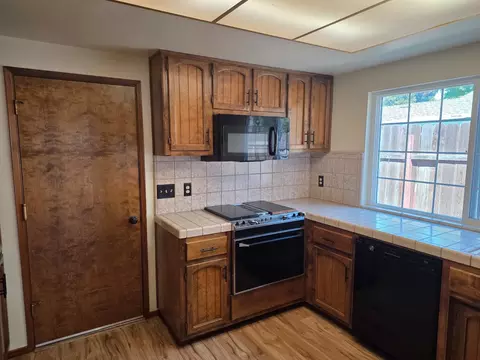Kitchen - 3204 Paioni Ct, Modesto, CA 95356 photo 1 of 4