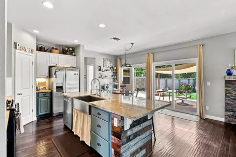 Kitchen - 354 Eagle Dr, Ione, CA 95640 photo 7 of 8