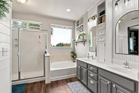 Bath - 354 Eagle Dr, Ione, CA 95640 photo 3 of 5
