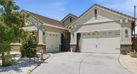 1827 Tulip Ct, Lodi, CA 95242