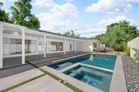 Exterior - 902 Mills Ave, Modesto, CA 95350 photo 3 of 14