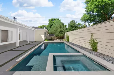 Exterior - 902 Mills Ave, Modesto, CA 95350 photo 7 of 14
