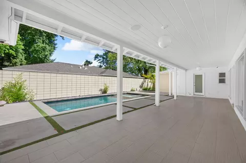 Exterior - 902 Mills Ave, Modesto, CA 95350 photo 5 of 14