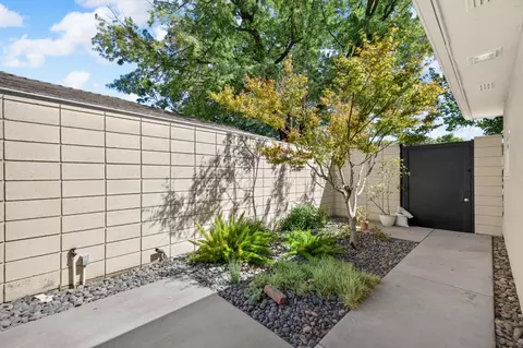 Exterior - 902 Mills Ave, Modesto, CA 95350 photo 9 of 14