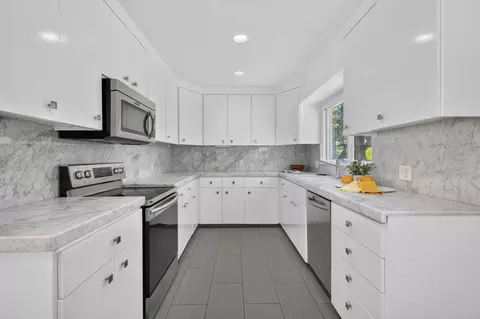 Kitchen - 902 Mills Ave, Modesto, CA 95350 photo 1 of 3