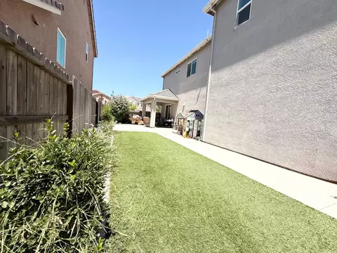 Exterior - 1673 Mcmanis Ln, Ripon, CA 95366 photo 3 of 4