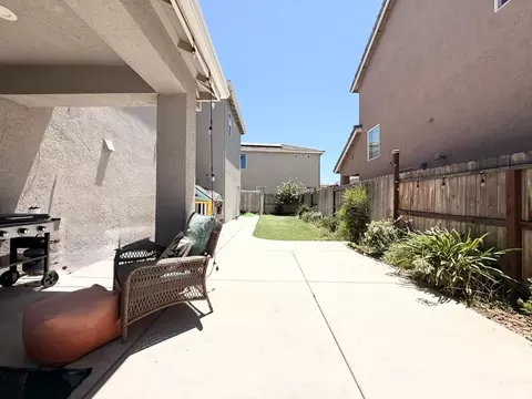 Exterior - 1673 Mcmanis Ln, Ripon, CA 95366 photo 4 of 4