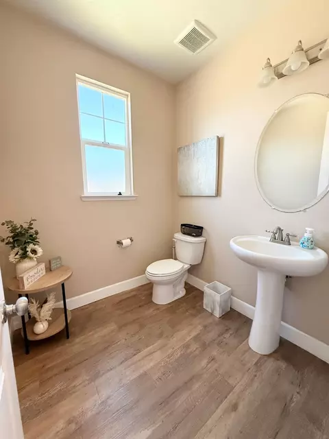 Bath - 1673 Mcmanis Ln, Ripon, CA 95366 photo 1 of 3