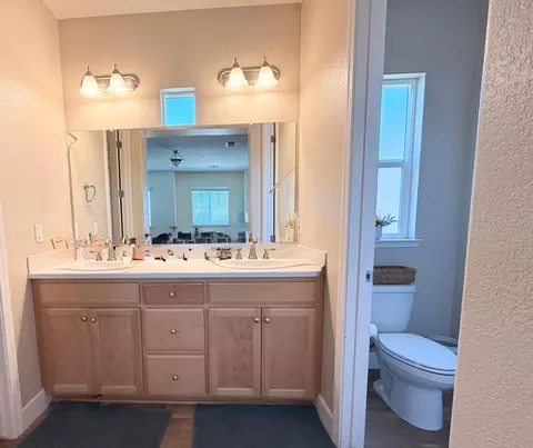 Bath - 1673 Mcmanis Ln, Ripon, CA 95366 photo 2 of 3