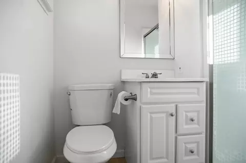 Bath - 15955 6th St, Lathrop, CA 95330 photo 3 of 3
