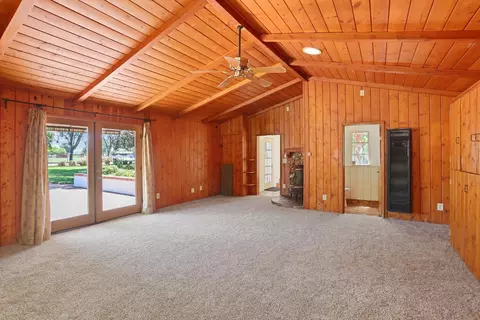 Living - 4851 N Duncan Rd, Linden, CA 95236 photo 6 of 10