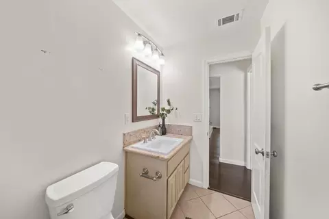 Bath - 10863 Freeman Rd, Wilton, CA 95693 photo 6 of 6
