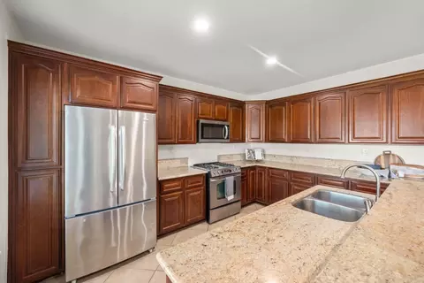 Kitchen - 10863 Freeman Rd, Wilton, CA 95693 photo 4 of 4