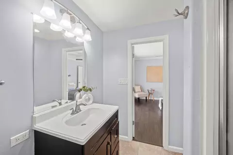 Bath - 10863 Freeman Rd, Wilton, CA 95693 photo 2 of 6