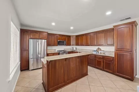 Kitchen - 10863 Freeman Rd, Wilton, CA 95693 photo 2 of 4