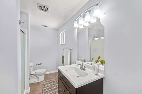Bath - 10863 Freeman Rd, Wilton, CA 95693 photo 1 of 6