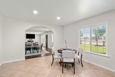 Dining - 10863 Freeman Rd, Wilton, CA 95693 photo 4 of 6