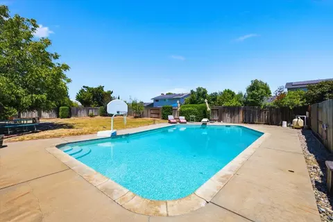 359 N Township, Yuba City, CA 95993