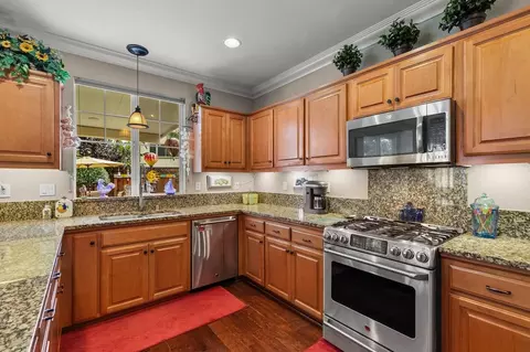 Kitchen - 351 Citrus Way, Tracy, CA 95377 photo 4 of 7