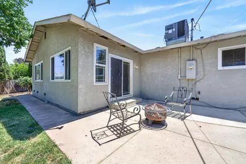 Exterior - 5225 Columbine Way, Carmichael, CA 95608 photo 8 of 12