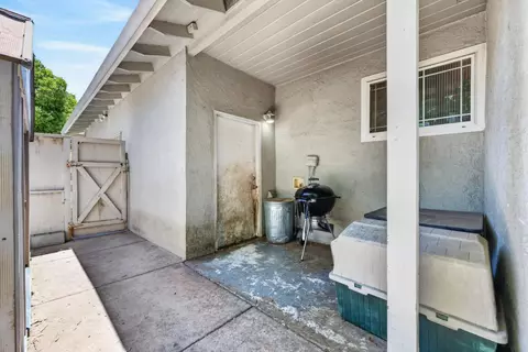 Exterior - 5225 Columbine Way, Carmichael, CA 95608 photo 11 of 12