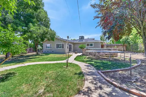 Exterior - 5225 Columbine Way, Carmichael, CA 95608 photo 6 of 12