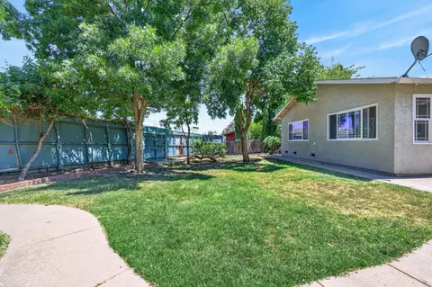 Exterior - 5225 Columbine Way, Carmichael, CA 95608 photo 7 of 12