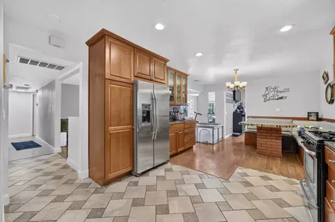 Entry Way - 5225 Columbine Way, Carmichael, CA 95608 photo 4 of 4
