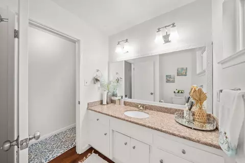 Bath - 6031 Rampart Dr, Carmichael, CA 95608 photo 4 of 7