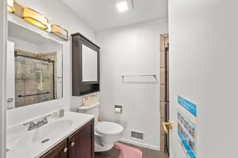 Bath - 6031 Rampart Dr, Carmichael, CA 95608 photo 1 of 7