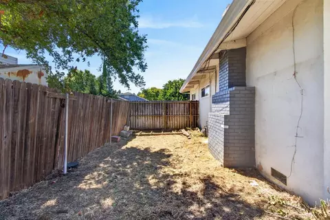 Exterior - 4917 Boyd Dr, Carmichael, CA 95608 photo 4 of 10