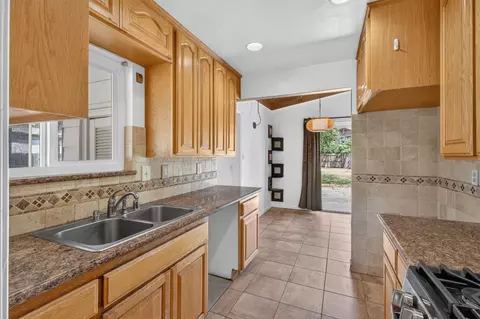 Kitchen - 4917 Boyd Dr, Carmichael, CA 95608 photo 5 of 6