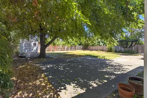 Exterior - 4917 Boyd Dr, Carmichael, CA 95608 photo 6 of 10