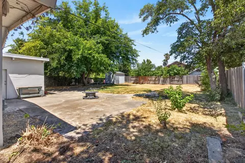 Exterior - 4917 Boyd Dr, Carmichael, CA 95608 photo 8 of 10