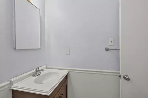 Bath - 4917 Boyd Dr, Carmichael, CA 95608 photo 2 of 4