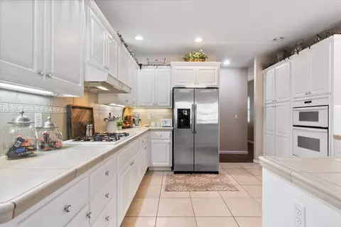 Kitchen - 19205 Bald Eagle Loop, Penn Valley, CA 95946 photo 4 of 4