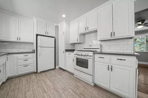Kitchen - 14600 Lupe Rd, Pine Grove, CA 95665 photo 2 of 2