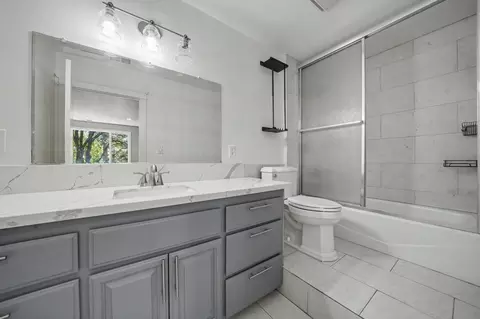 Bath - 14600 Lupe Rd, Pine Grove, CA 95665 photo 2 of 3