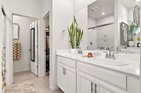 Entry Way - 3093 Feather Rd, Manteca, CA 95337 photo 5 of 5