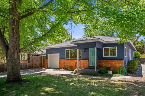 4416 71st St, Sacramento, CA 95820