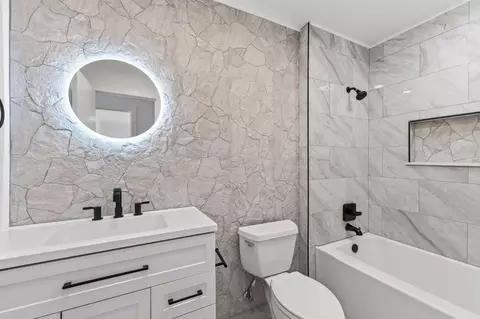 Bath - 2416 N Main St #H, Salinas, CA 93906 photo 1 of 2