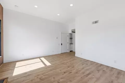 Living - 2416 N Main St #H, Salinas, CA 93906 photo 3 of 4