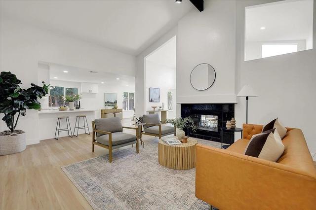 3060 Rockford Way, Sacramento, CA 95833