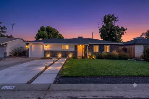 1209 Greenhills Rd, Sacramento, CA 95864