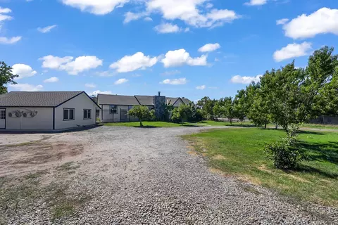 237 Leek Rd, Modesto, CA 95357 photo 2